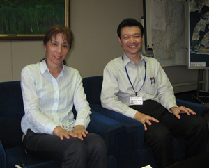浜松市広聴広報課シティプロモーショングループのグループ長の神埼さん（左）と、主任の田代さん（右）