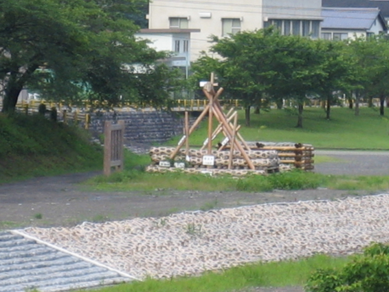 伝統的河川工法 竹蛇篭の編み方